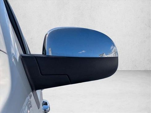 Used 2013 Chevrolet Avalanche LTZ image 7