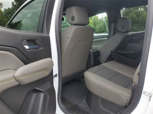 Used 2023 Chevrolet Colorado ZR2 w/ LPO, Tailgate Decal Package image 23