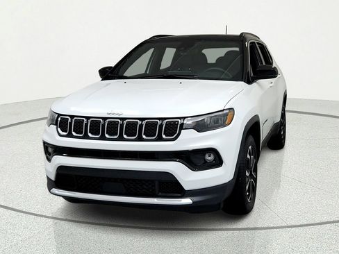 Used 2023 Jeep Compass Limited w/ Sun and Sound Group AWD/4WD image 8