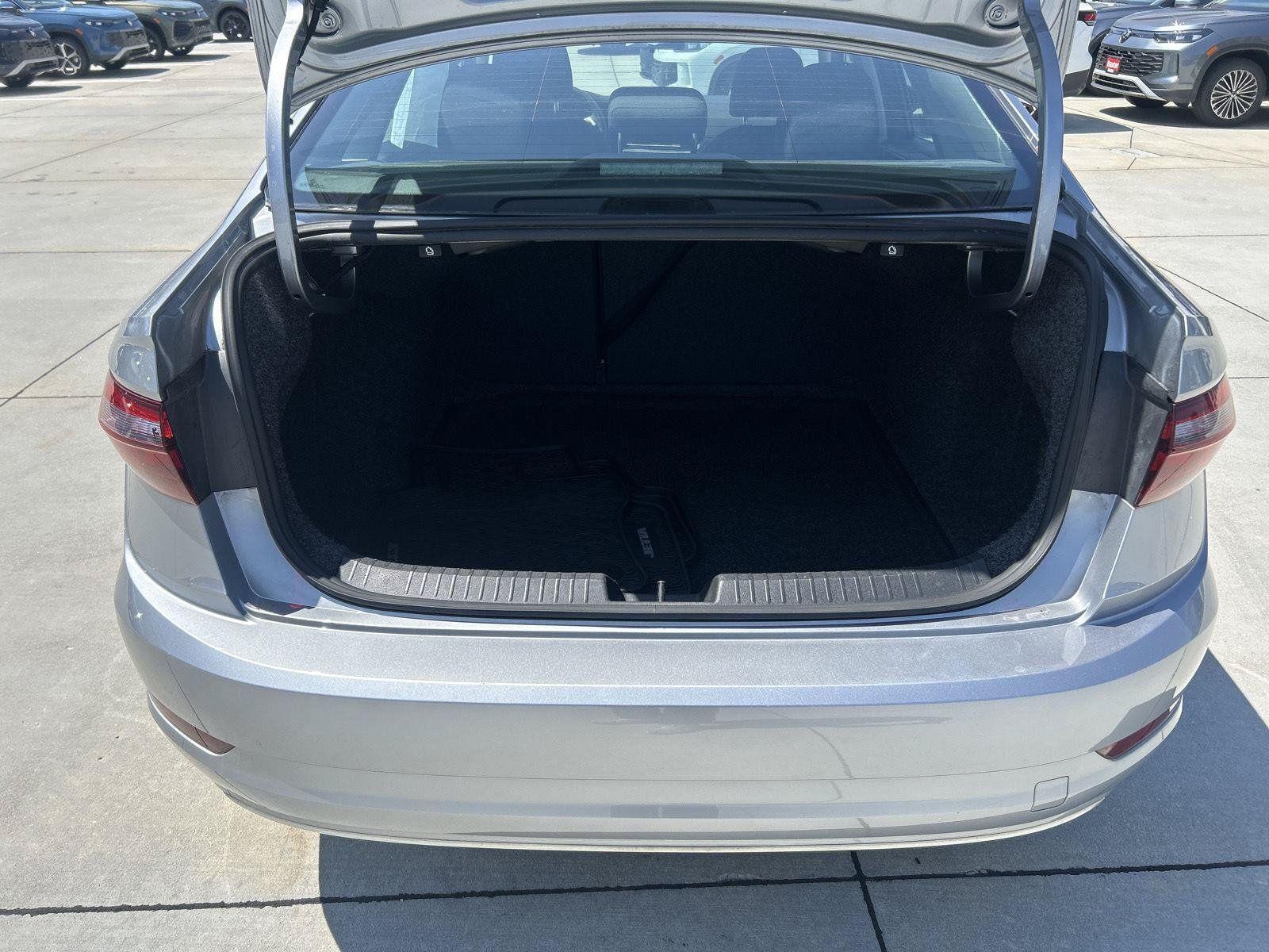 Used 2021 Volkswagen Jetta S w/ Driver Assistance Package FWD image 9