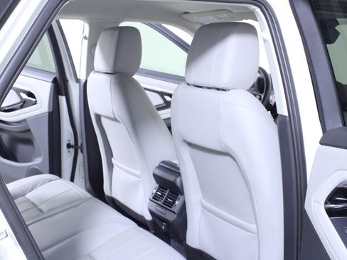 Used 2020 Land Rover Range Rover Evoque S image 12