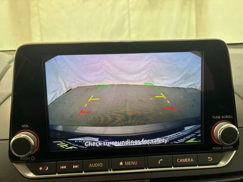 Used 2025 Nissan Altima 2.5 SV FWD image 27