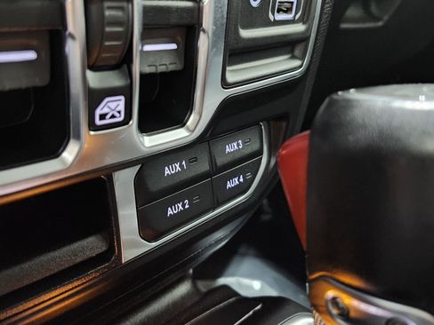 Used 2022 Jeep Wrangler Unlimited Sahara w/ Cold Weather Group image 10