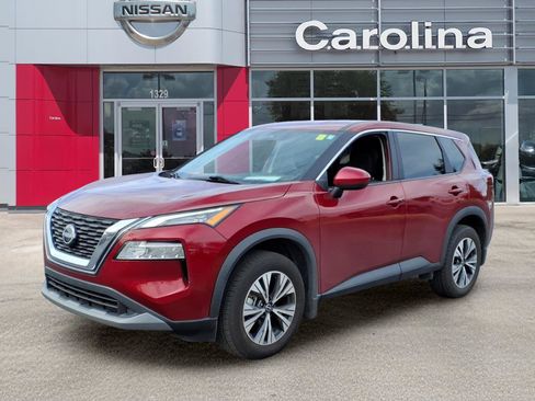 Used 2023 Nissan Rogue SV image 3