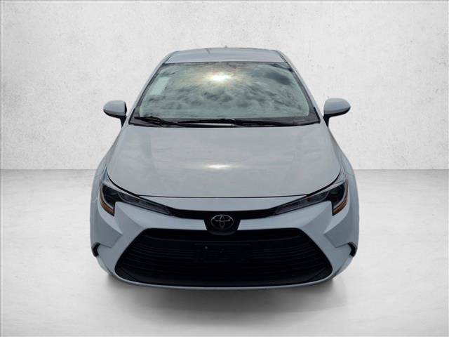 Used 2025 Toyota Corolla LE FWD image 2