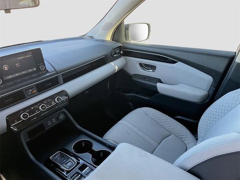 Used 2024 Honda Pilot LX image 22