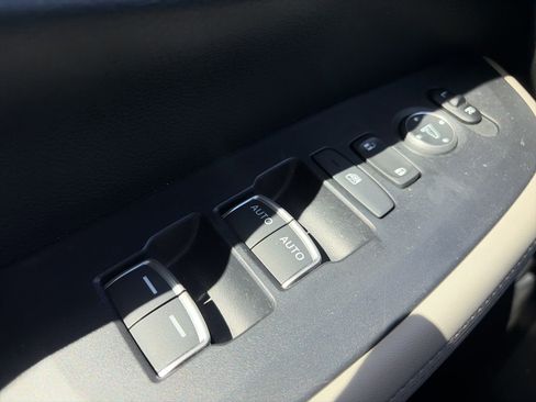 Certified 2024 Honda HR-V EX-L image 18