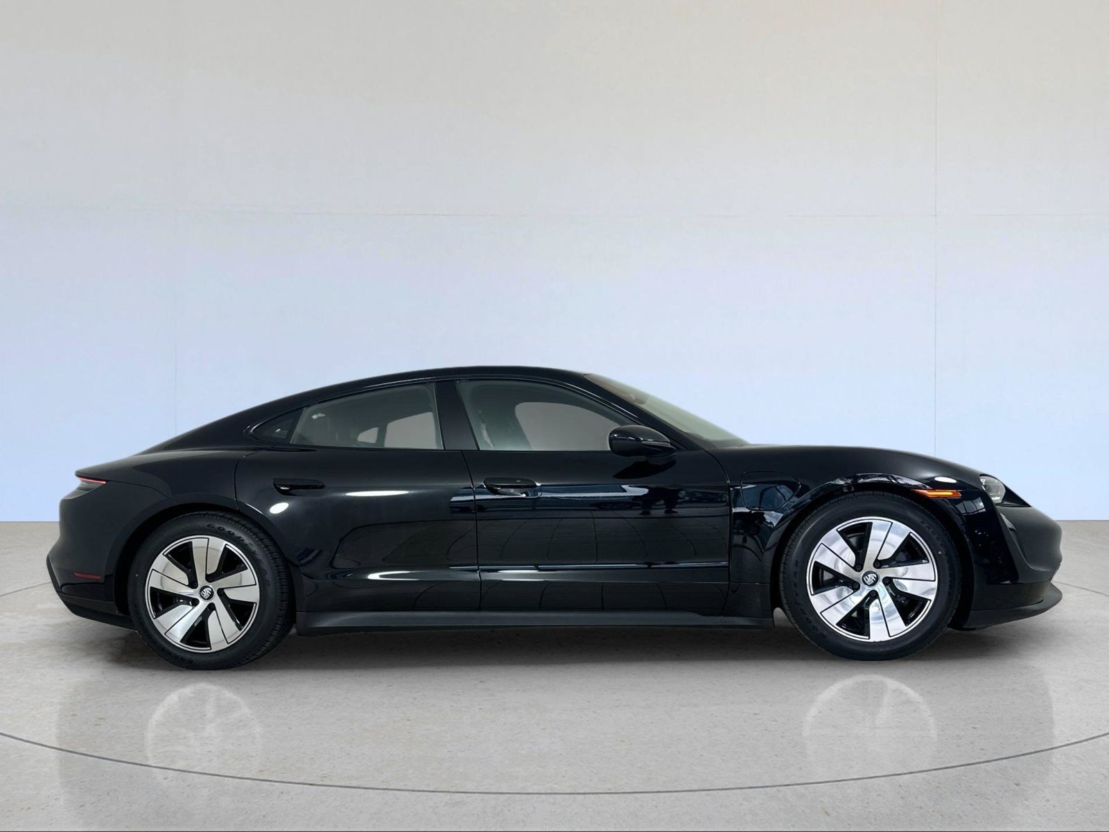Certified 2023 Porsche Taycan RWD image 9