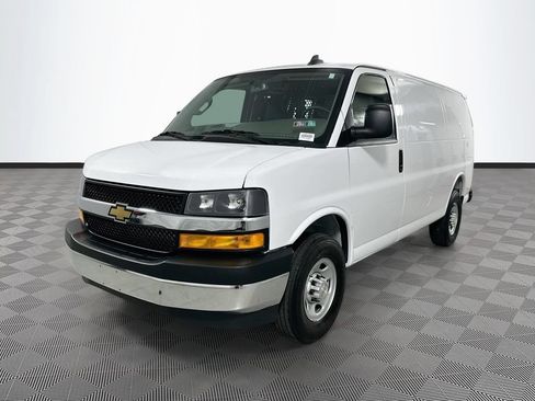 Used 2025 Chevrolet Express 2500 w/ Driver Convenience Package RWD image 3