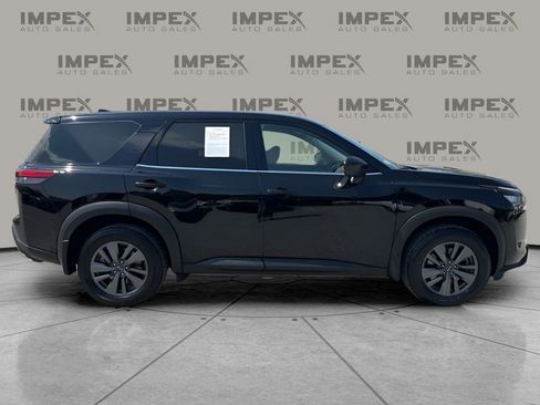 Used 2024 Nissan Pathfinder S image 6