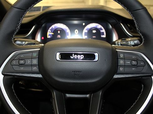 New 2026 Jeep Grand Cherokee Laredo X AWD/4WD image 11