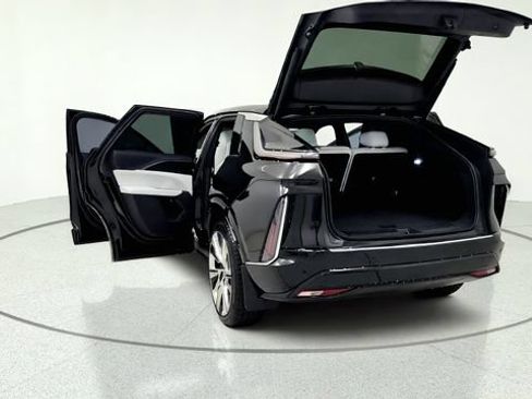 Used 2024 Cadillac Lyriq Luxury RWD image 17