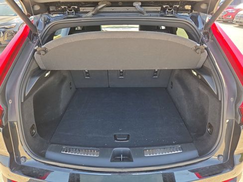 Used 2022 Cadillac XT4 Premium Luxury w/ Enhanced Visibility Package AWD/4WD image 12