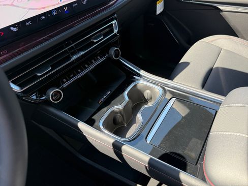 New 2026 Chevrolet Traverse Z71 w/ Enhanced Driving Package AWD/4WD image 13