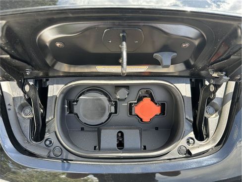 Used 2025 Nissan Leaf S FWD image 28