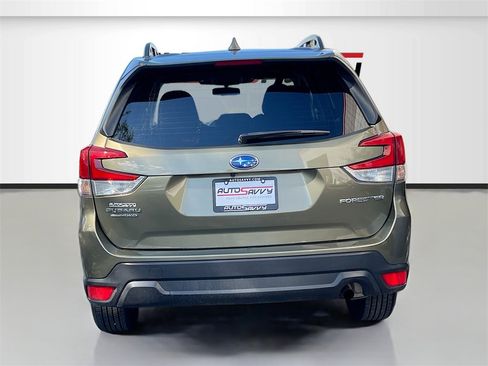 Used 2023 Subaru Forester Premium image 6
