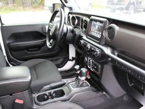 Used 2018 Jeep Wrangler Unlimited Sport S image 14