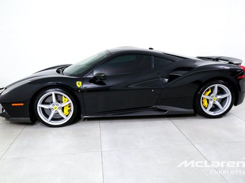 Used 2018 Ferrari 488 GTB RWD image 5