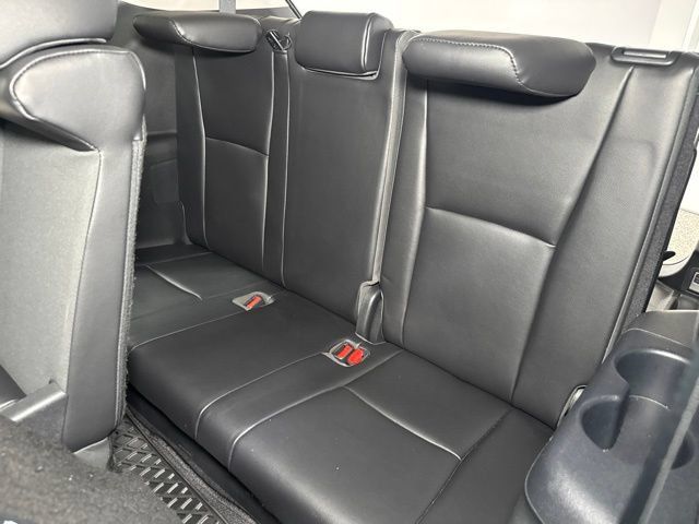 Used 2022 Toyota Highlander XLE AWD/4WD image 27