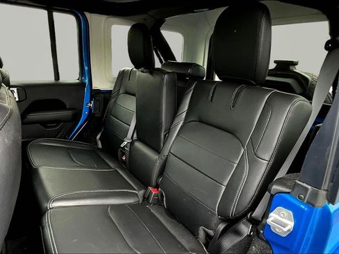 Used 2023 Jeep Wrangler Unlimited Sahara AWD/4WD image 22