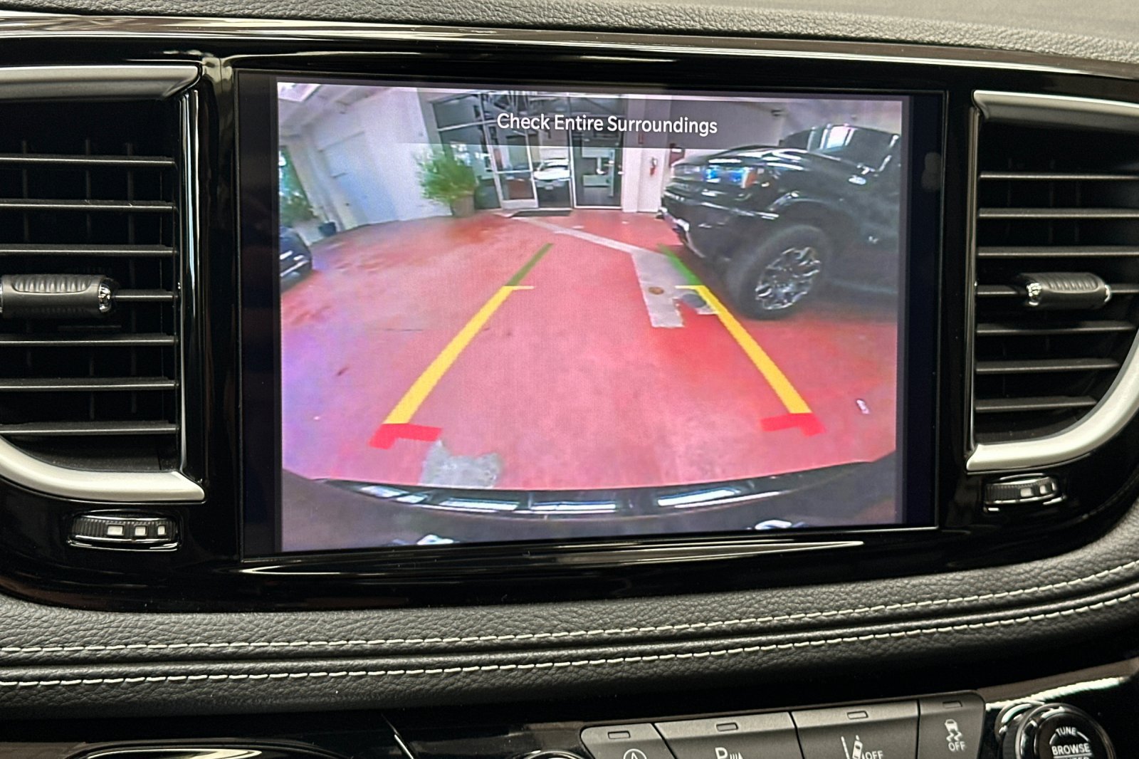 Used 2025 Chrysler Pacifica Limited FWD image 27