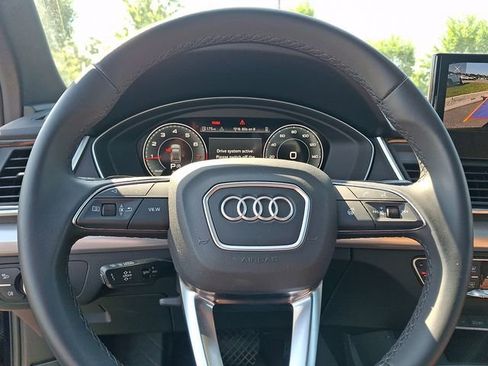 Used 2025 Audi Q5 2.0T Premium w/ Convenience Plus Package AWD/4WD image 19