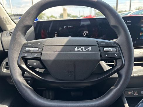 Used 2025 Kia K4 FWD image 27