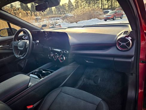 Certified 2024 Chevrolet Blazer EV RS image 43