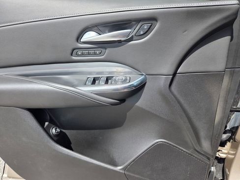 Used 2025 Cadillac XT4 Premium Luxury FWD image 22