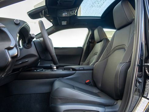 New 2026 Lexus UX 300h FWD image 17