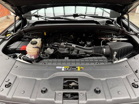 Used 2024 Jeep Grand Cherokee L Laredo AWD/4WD image 32