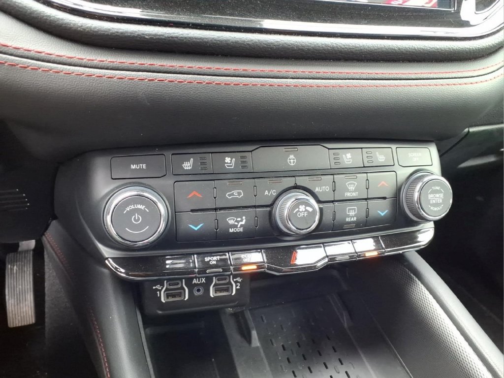 Used 2025 Dodge Durango R/T AWD/4WD image 12