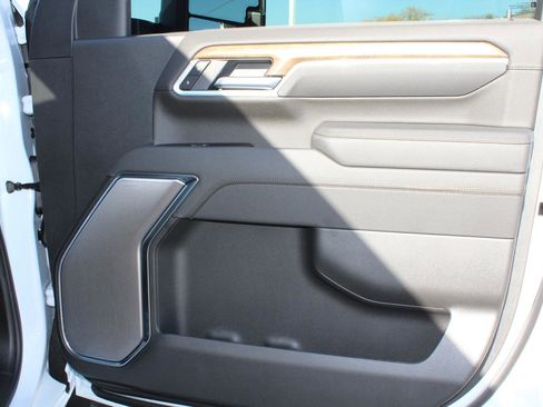 Used 2026 Chevrolet Silverado 3500 High Country w/ High Country Premium Package image 91