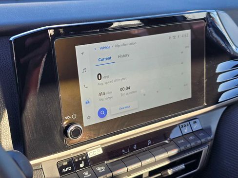 Certified 2025 Toyota Camry SE image 30