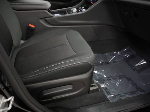 New 2026 Jeep Grand Cherokee Laredo AWD/4WD image 35