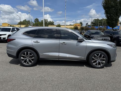 Used 2024 Acura MDX w/ Technology Package FWD image 11