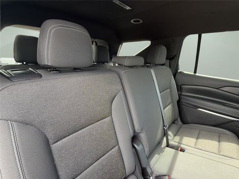 Used 2025 Chevrolet Traverse LT AWD/4WD image 23