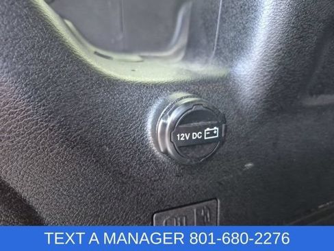Used 2022 Jeep Wrangler Unlimited Sahara AWD/4WD image 22