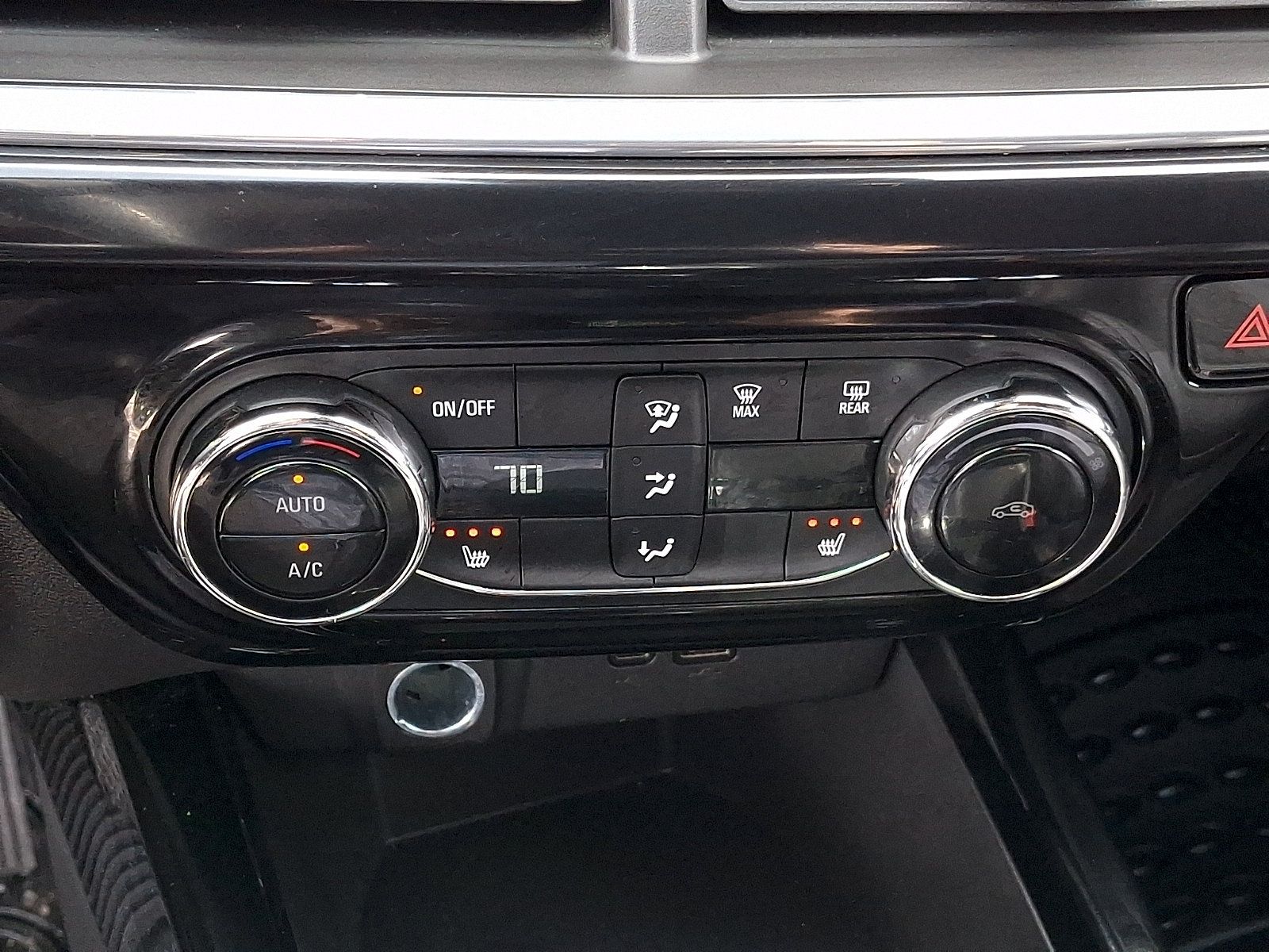 Used 2024 Chevrolet Trax RS w/ Driver Confidence Package FWD image 15