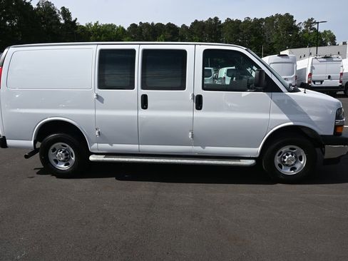Used 2024 Chevrolet Express 2500 w/ Driver Convenience Package RWD image 21