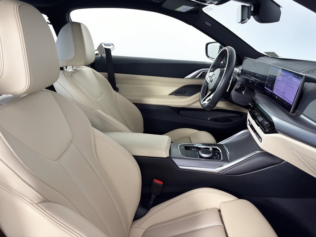 Used 2026 BMW M440i Coupe RWD image 30