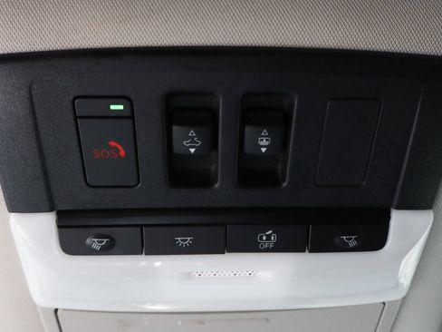 Used 2024 Nissan Pathfinder SL w/ SL Premium Package FWD image 30