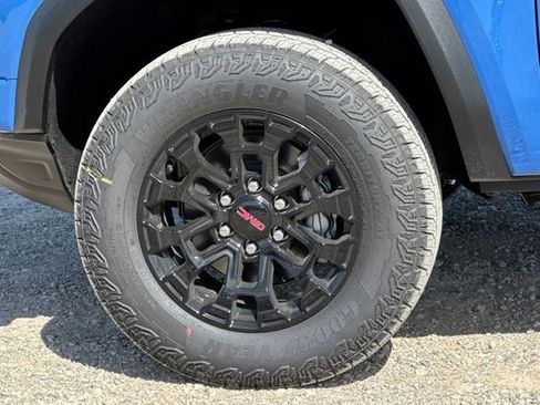 New 2026 GMC Canyon Elevation w/ Convenience Package image 31