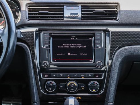 Used 2018 Volkswagen Passat 3.6 image 13