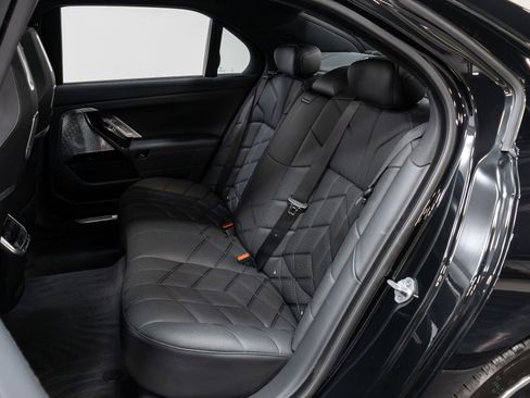 Used 2023 BMW 760i xDrive w/ Executive Package image 51