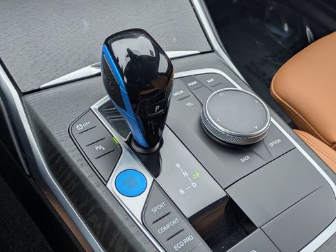 Used 2023 BMW i4 eDrive35 w/ Premium Package image 16