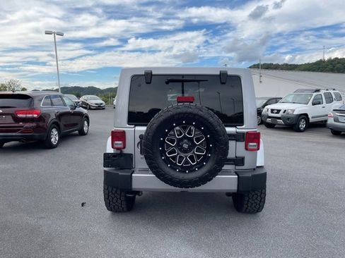 Used 2017 Jeep Wrangler Unlimited Sahara w/ Dual Top Group image 7