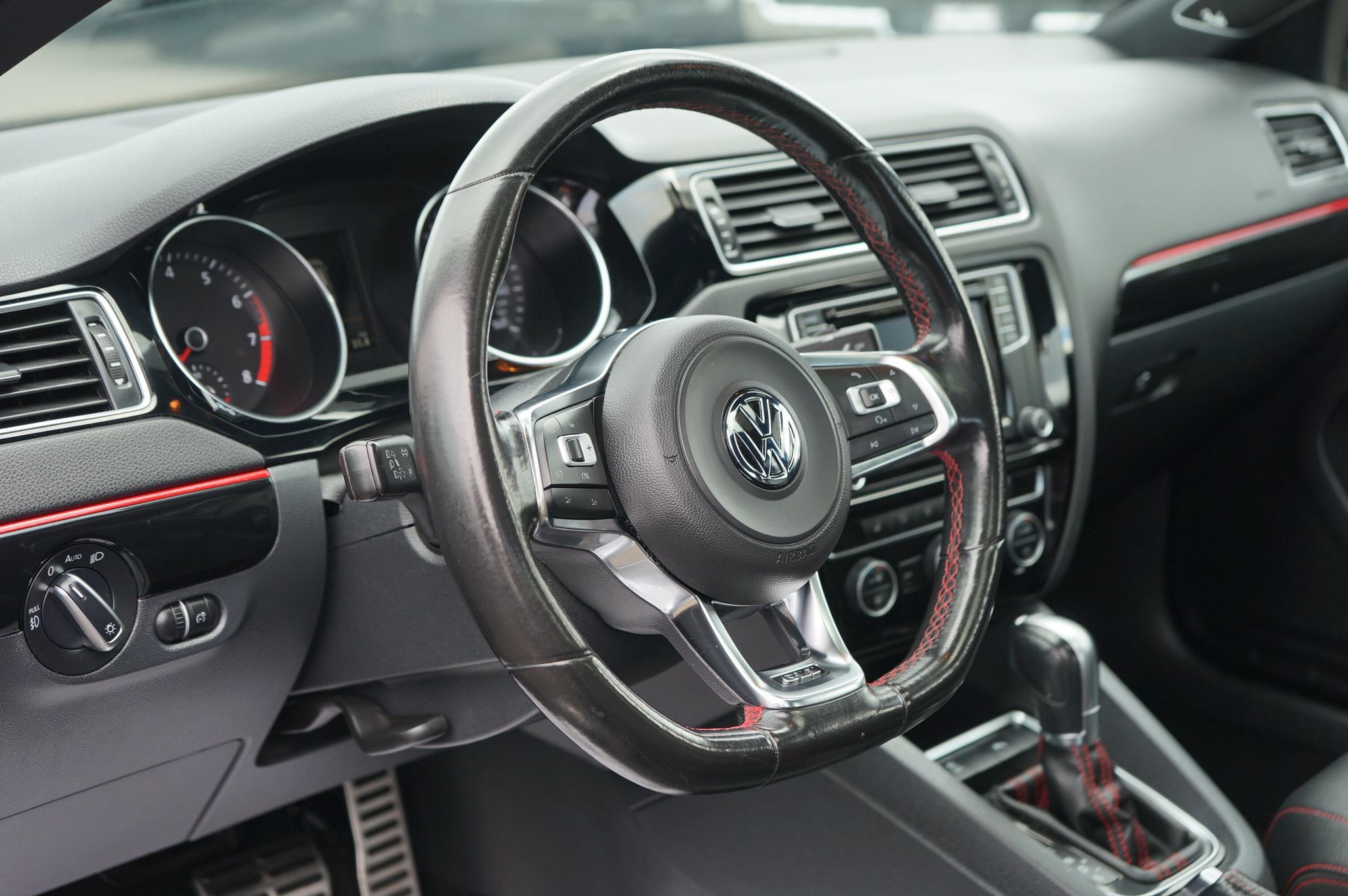 Used 2016 Volkswagen Jetta GLI SE FWD image 12