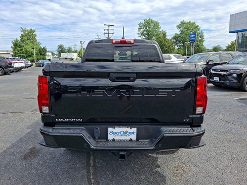 Used 2023 Chevrolet Colorado LT w/ LT Convenience Package II AWD/4WD image 5