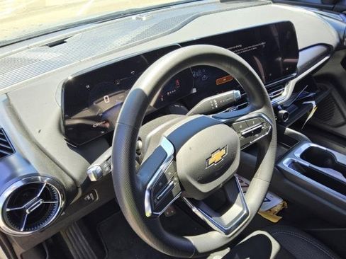 Used 2026 Chevrolet Equinox EV LT FWD image 5